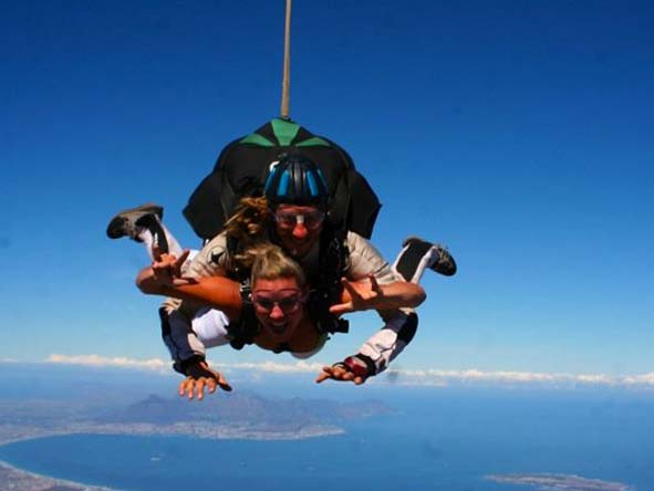 Ashley Groenevelt - skydiving over Cape Town!